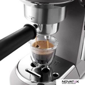 Рожковая помповая кофеварка DeLonghi Dedica Metallics EC785.GY